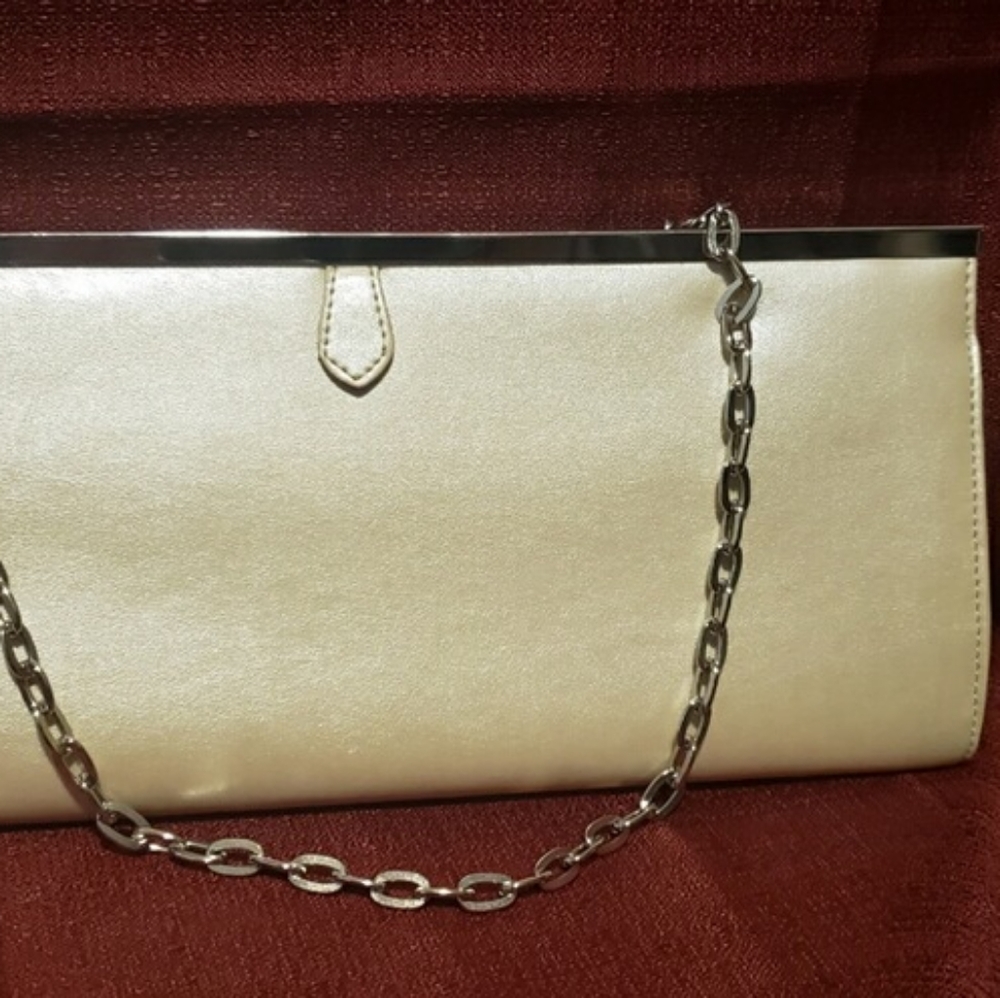 Pearl white clutch